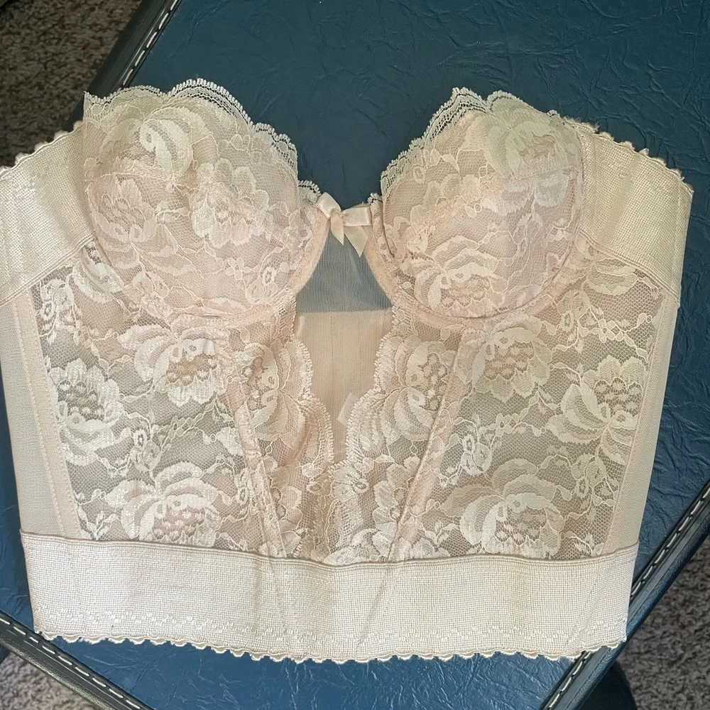 VTG Frederick's of Hollywood Lace Bustier in Cream - Picture 1 of 6